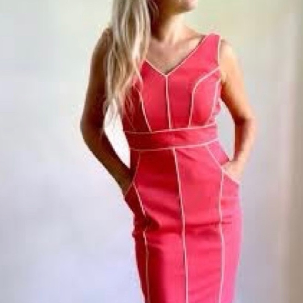 Trina Turk bodycon piped sleeveless dress V neck